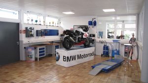 Unsere Motorradservice-Werkstatt mit Ausstellungsraum 003